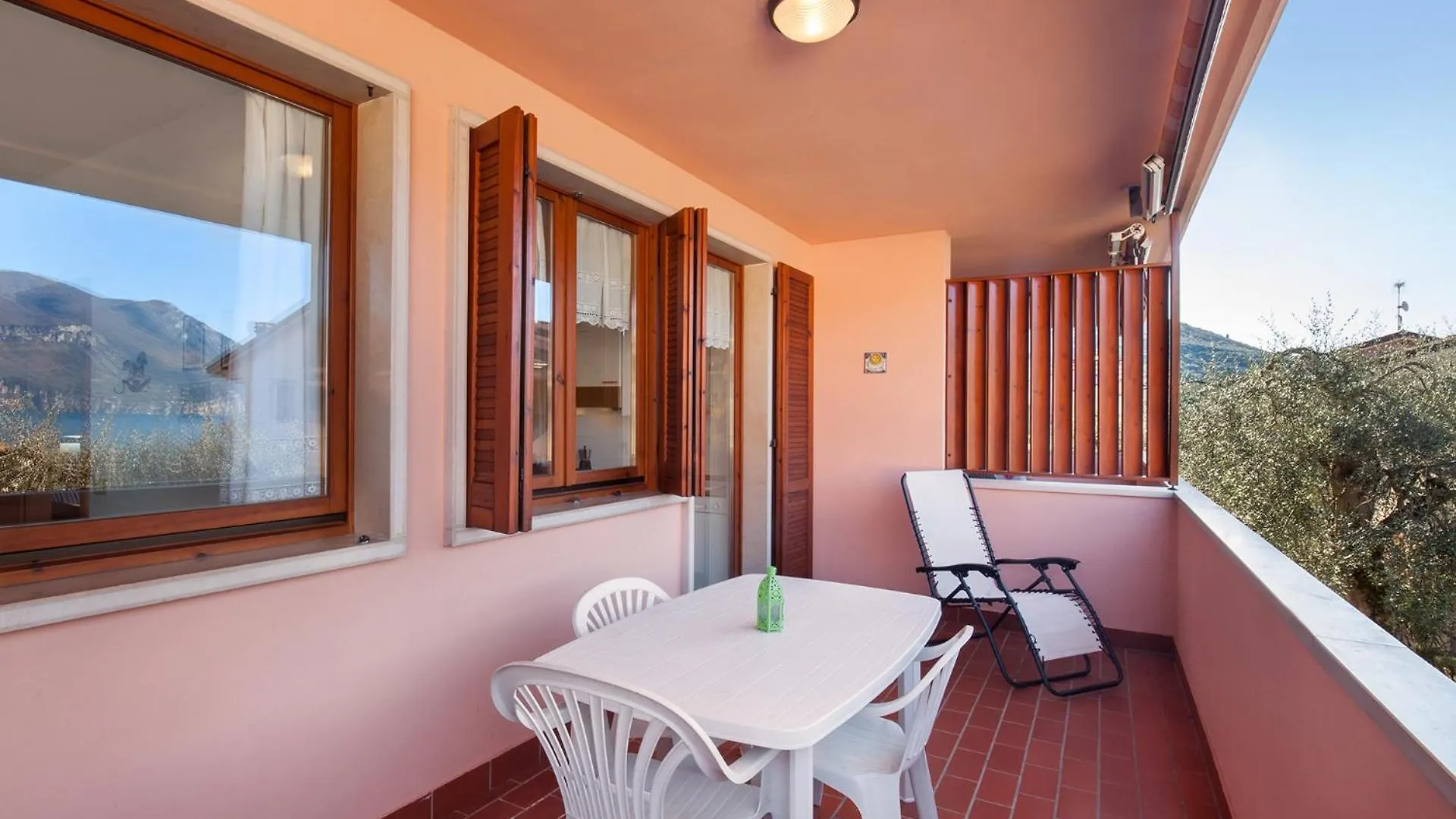 Casa Luna-Con Piscina E Vista Lago Brenzone Appartement